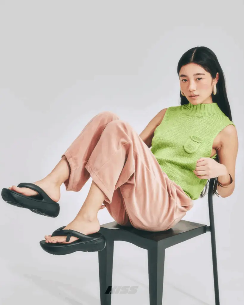 Wet season in Korea : rain boots VS flip-flops