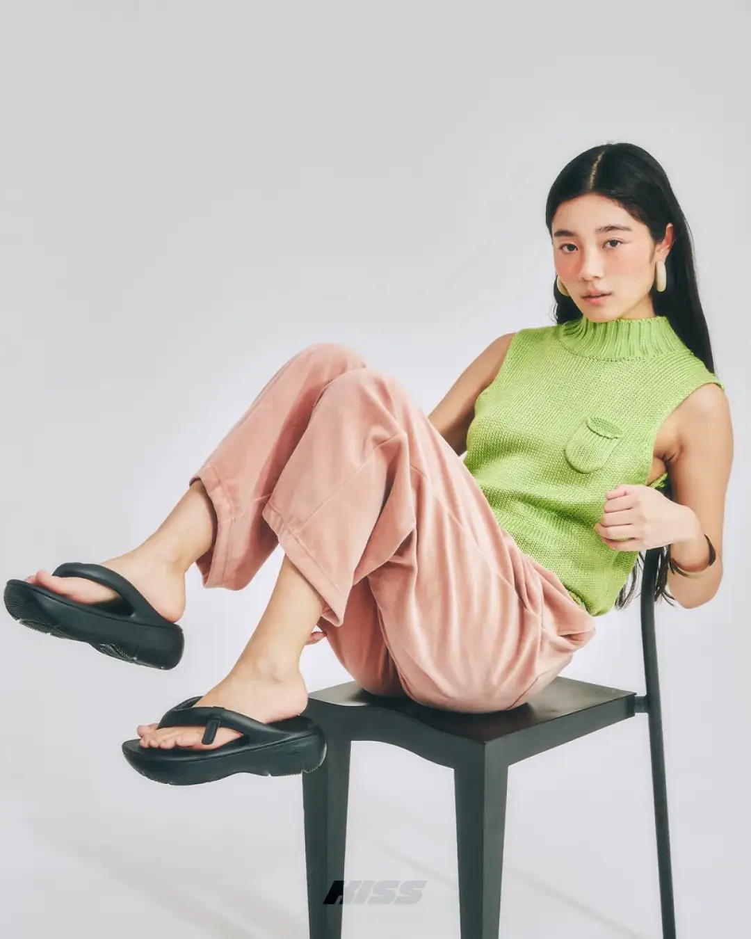 Wet season in Korea : rain boots VS flip-flops