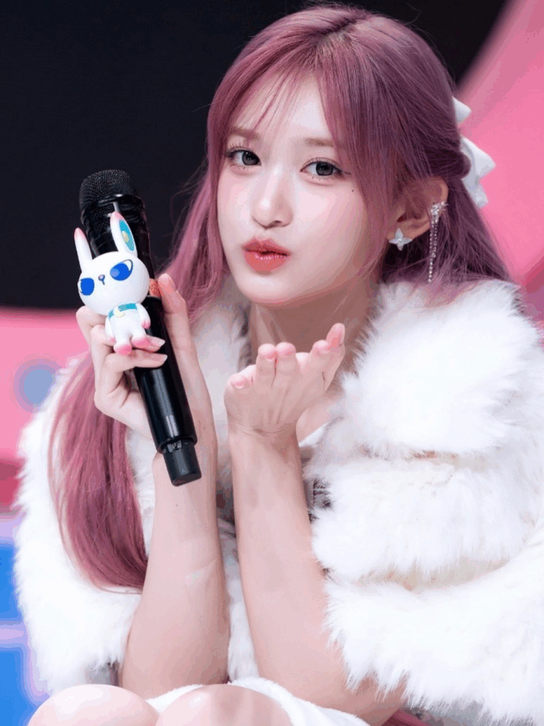 IVE’s Leeseo to skip 2026 college exams to focus on her idol activities