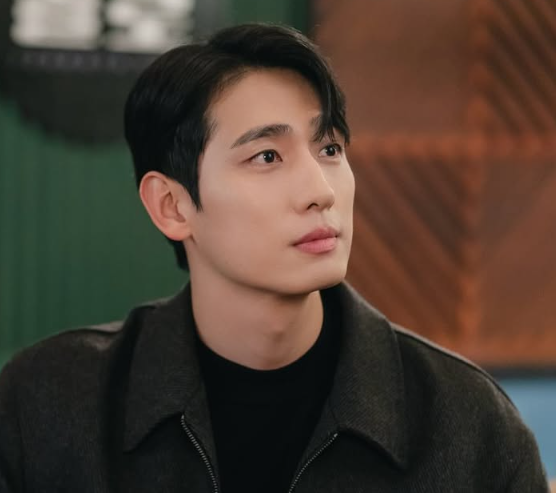 It’s a Boy! Actor Yoon Park and Wife Kim Soo Bin Welcome Their First Child