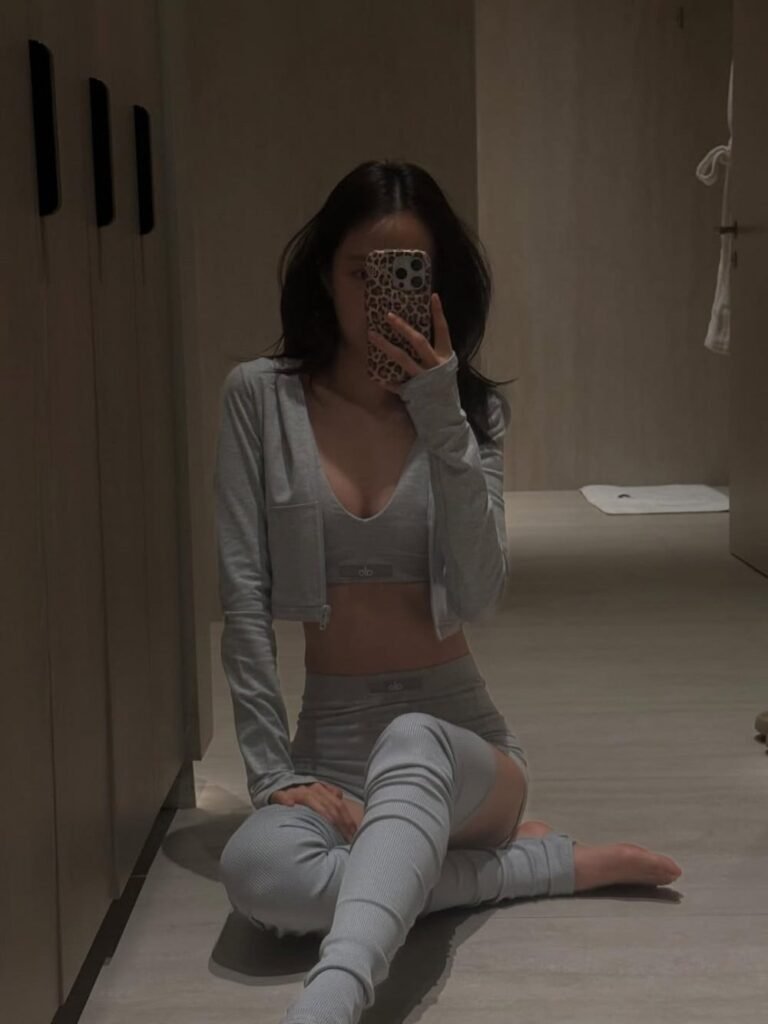Son Na Eun Reclaims Her Title as the ‘Original Leggings Goddess’ with Stunning Fitness Update