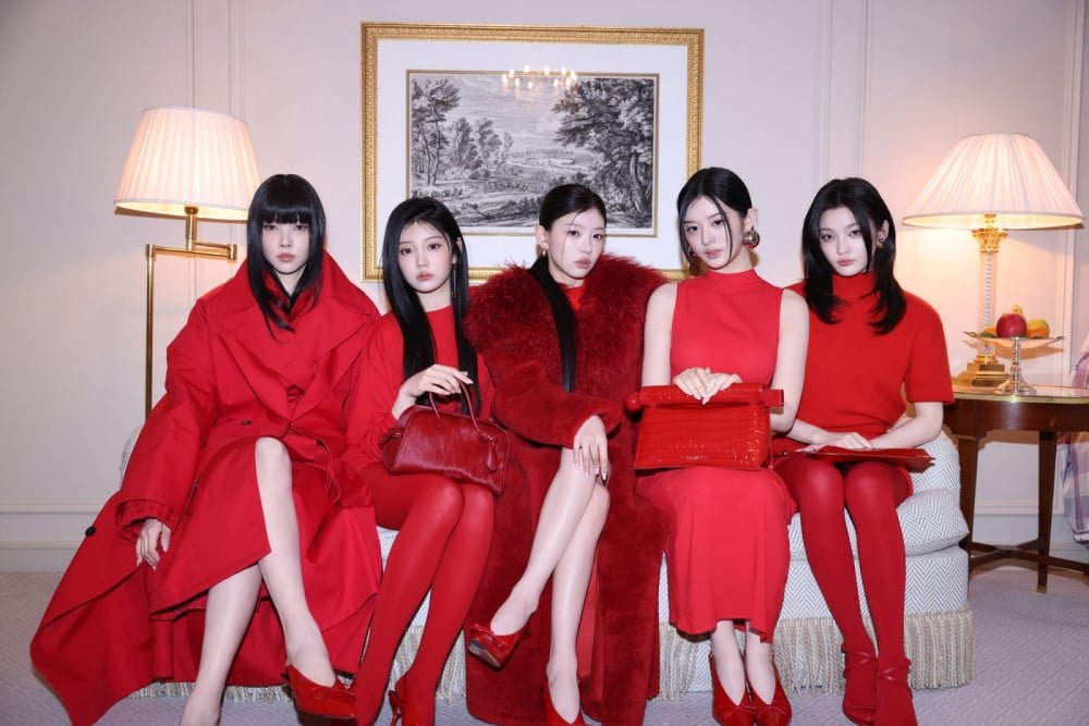 ILLIT Stuns Paris with Full-Group Appearance at Jacquemus 2026 F/W Show