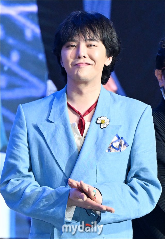 G-Dragon declares war on haters: Agency files lawsuits against 100+ malicious commenters