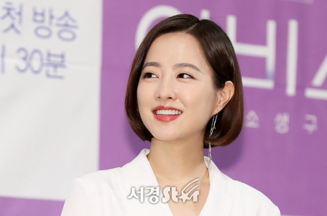 Han Hyo Joo Surprises Fans: Graduates from Buddhist University While Remaining Catholic