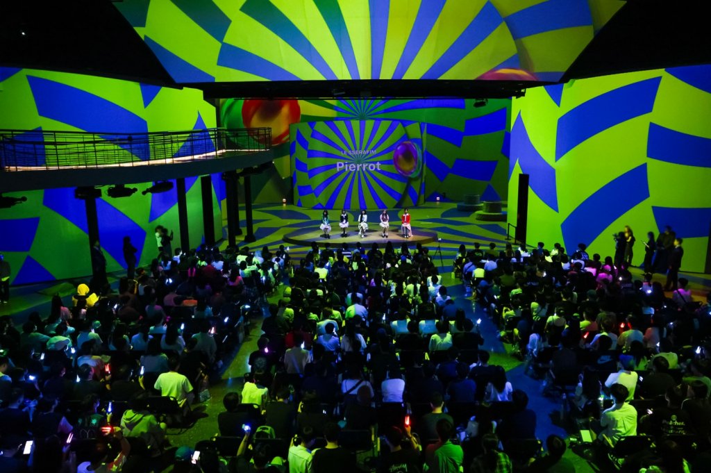 LE SSERAFIM’s ‘CRAZY’ Officially Joins the 200 Million View Club