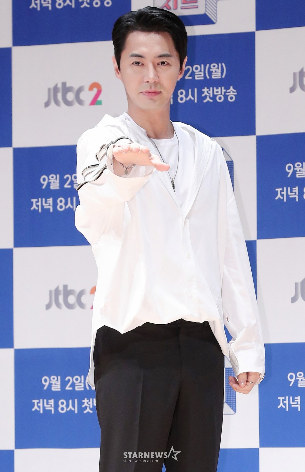 Shinhwa’s Junjin Celebrates 28th Debut Anniversary