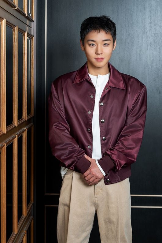 Park Ji Hoon’s 17yo Photos Spark Tears Over Box Office Hit