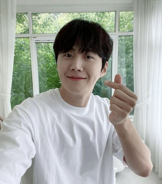 Kim Seon Ho Proves Unstoppable Power by Instantly Selling Out Seoul Fan Meeting