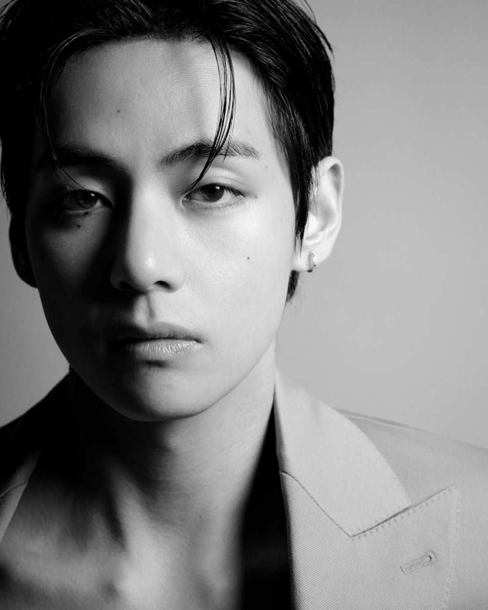 BTS’s V Exudes Parisian Chic in Teasers for CELINE Hiver 2026 Show