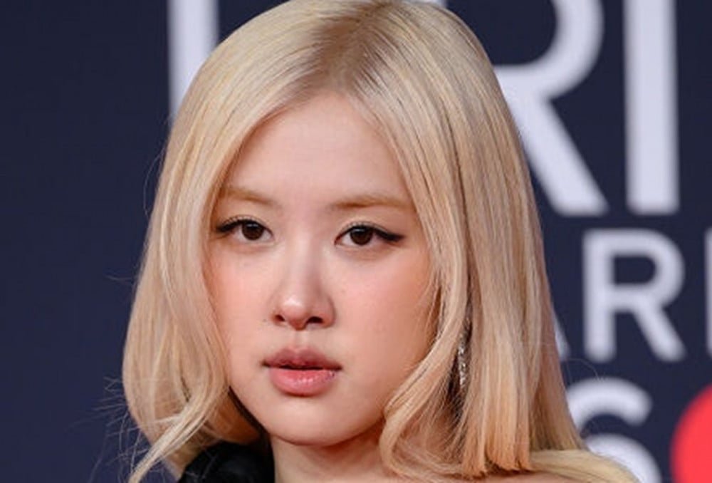 BLACKPINK’s Rosé Melts Hearts by Gifting Longtime Hairstylist a Business Class Flight