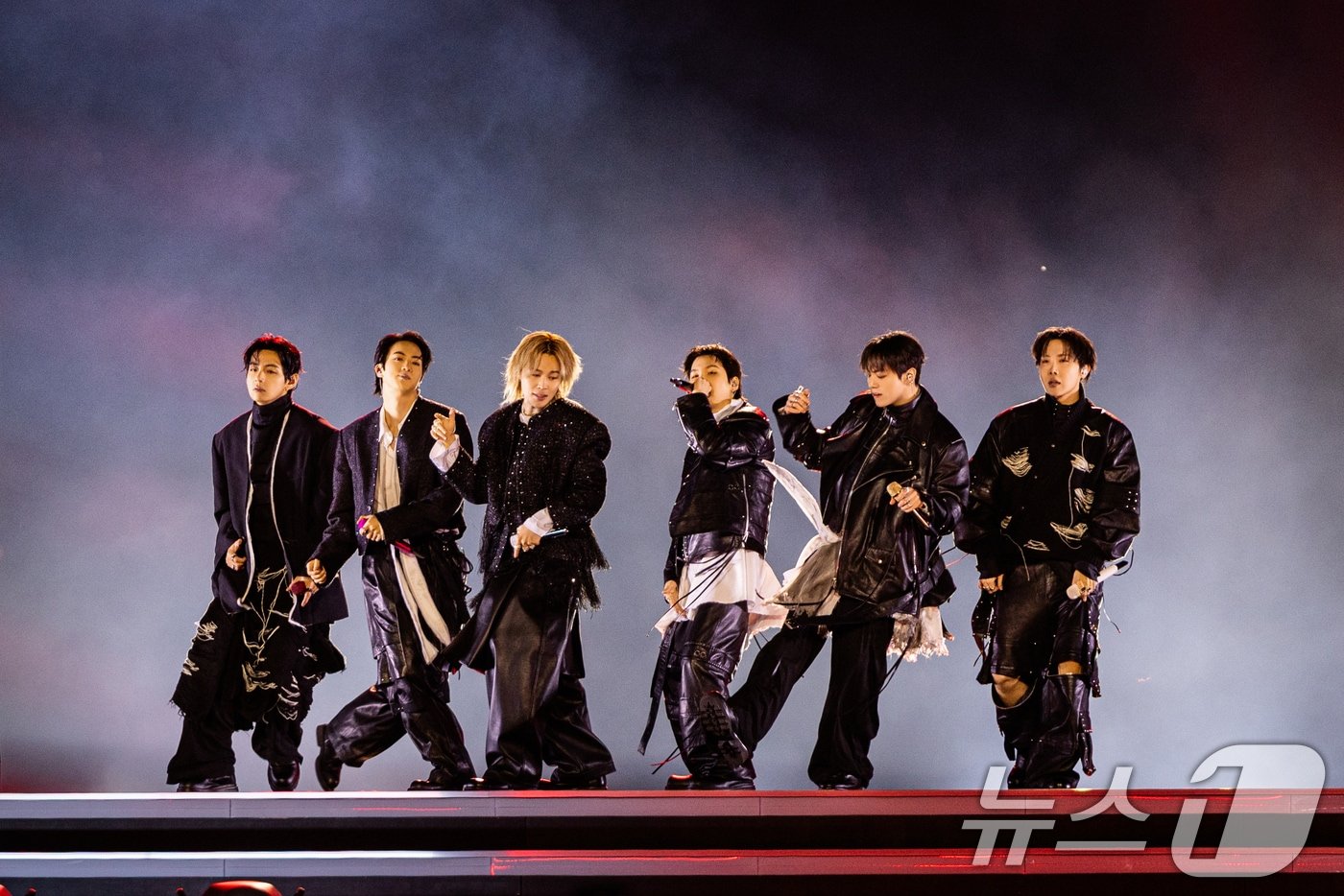 BTS V Stuns with Skincare Routine & Jimmy Fallon Photos