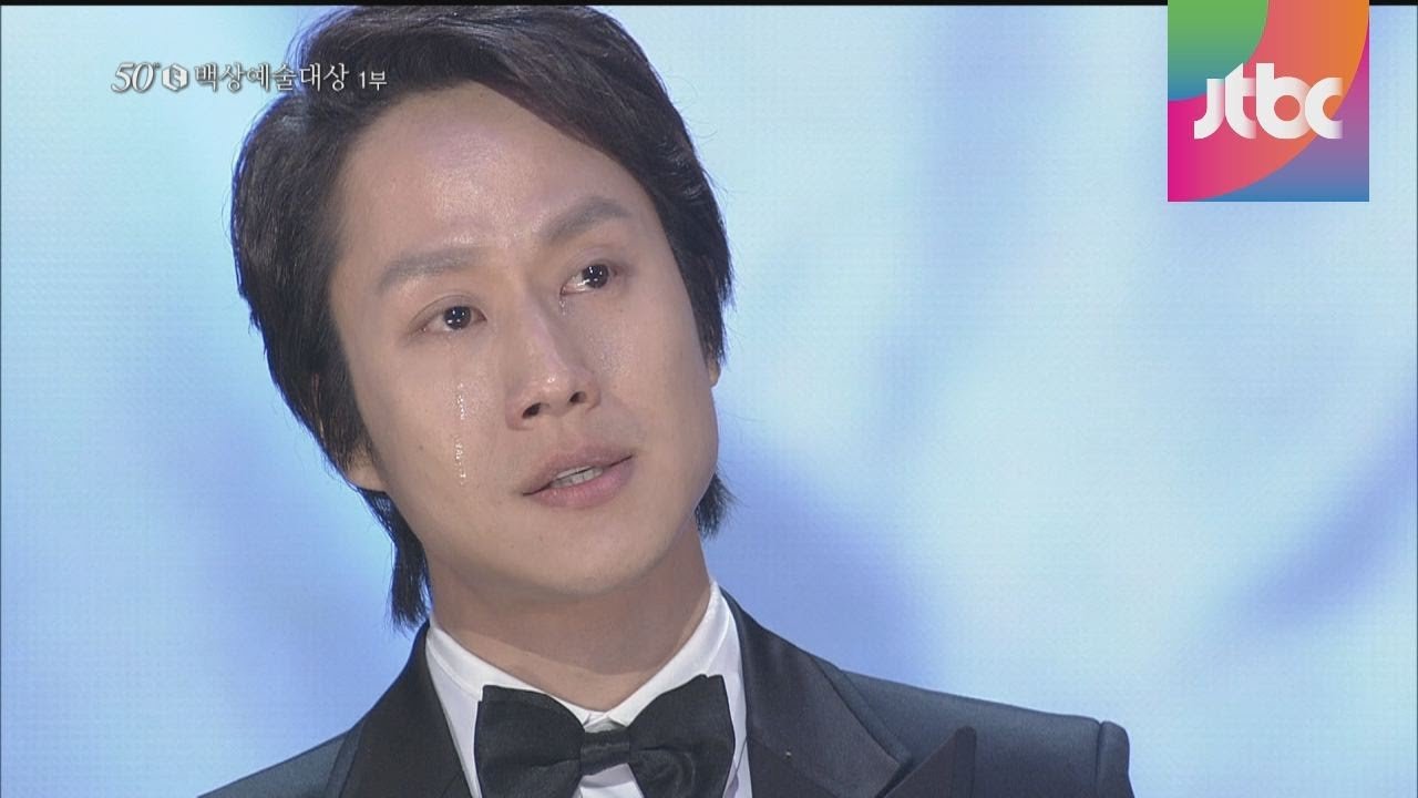 Jung Woo Leaves BH Ent to Make Directorial Debut