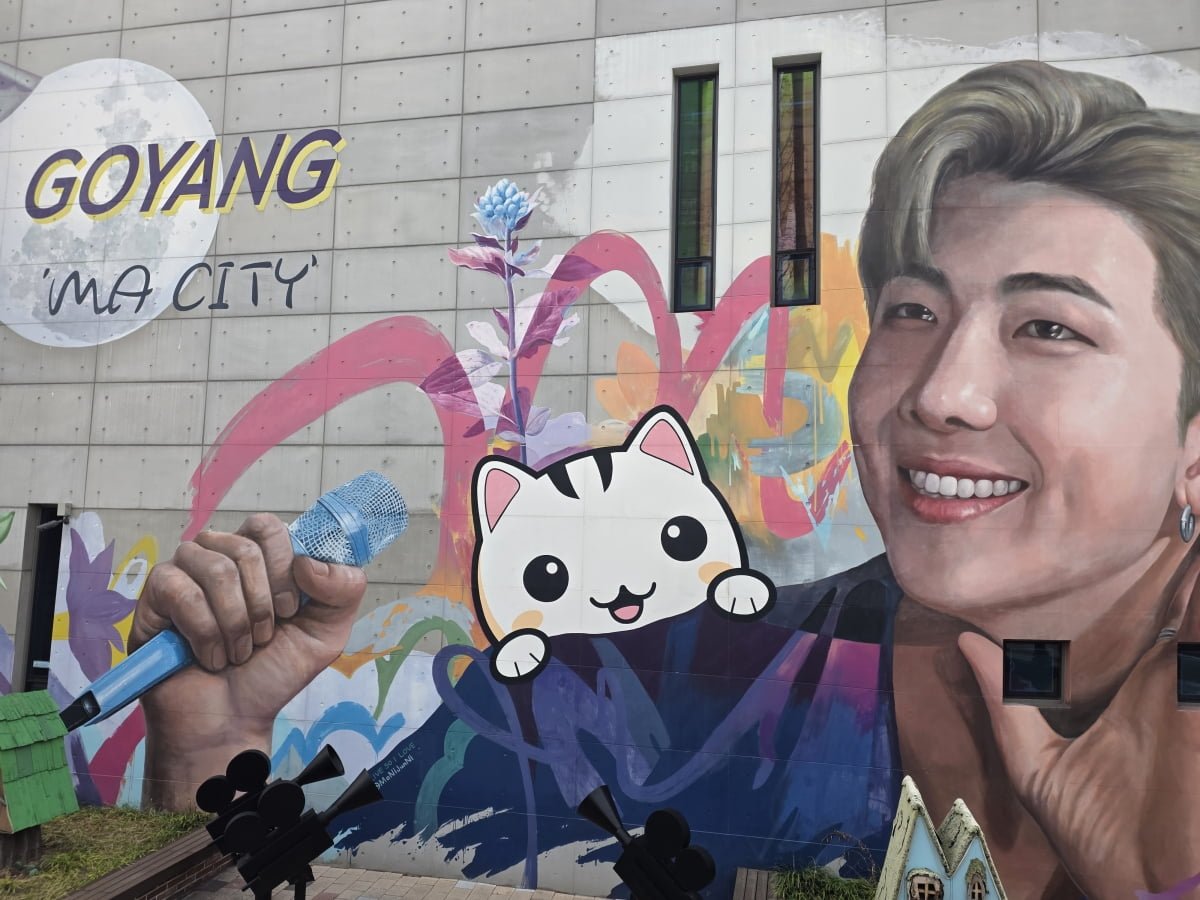 BTS on Hot Ones: ‘ARIRANG’ Secrets & Spicy Wings