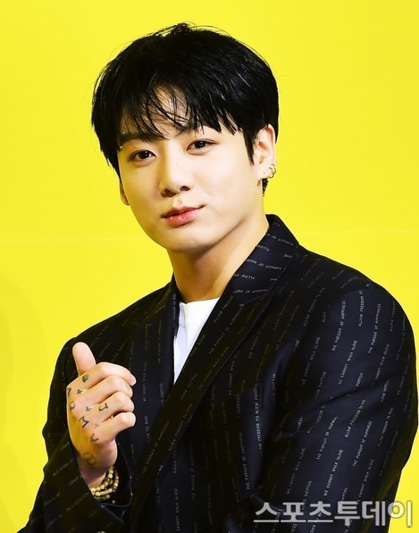 BTS Jungkook Hits 20M IG Followers With Viral Records