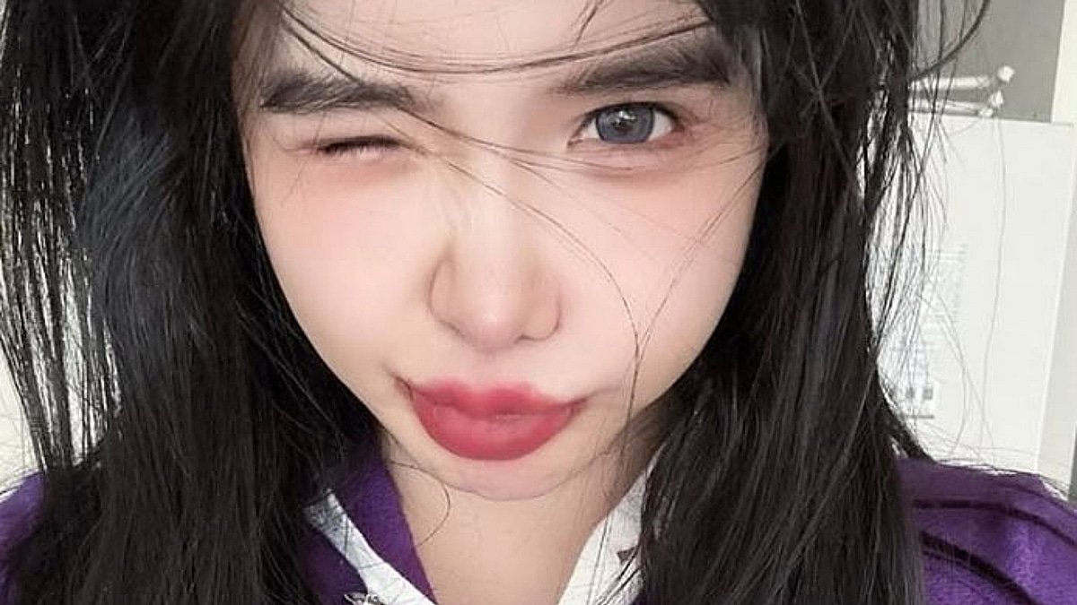 Park Bom Pens Sweet Letter to Lee Min Ho Amid Her Hiatus