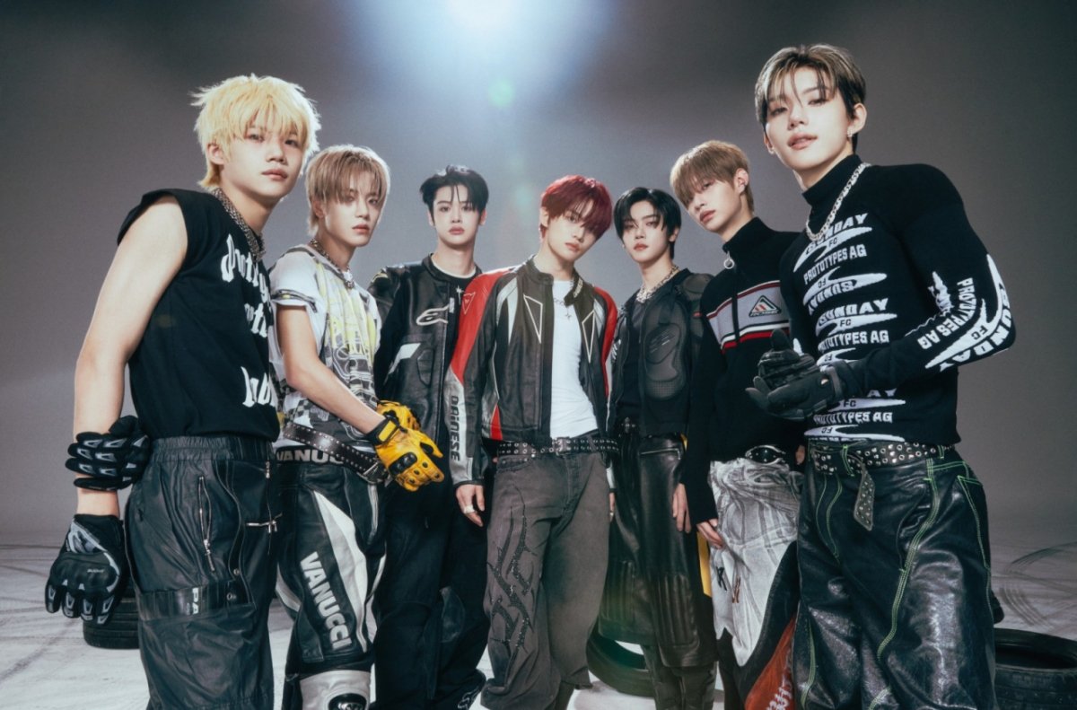 CLOSE YOUR EYES Celebrates 1st Anniversary