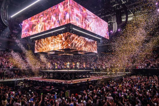 TWICE Sets North American Tour Record With 550K Fans