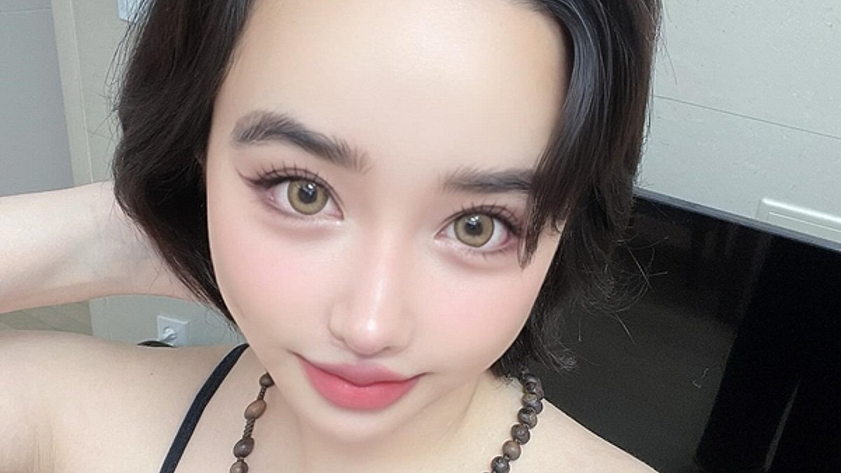 Park Bom Pens Sweet Letter to Lee Min Ho Amid Her Hiatus