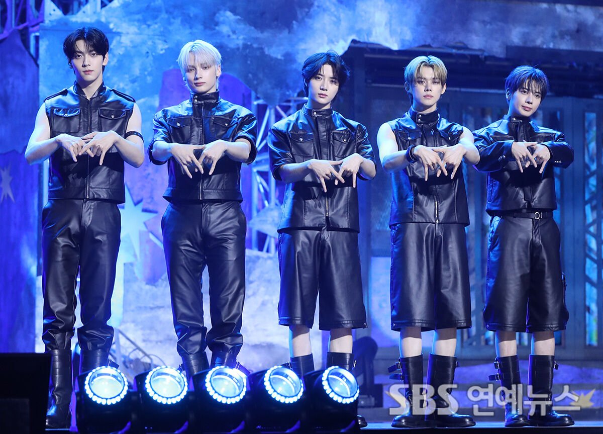 TXT Teases ‘Stick With You’ Choreo Ahead of New Album