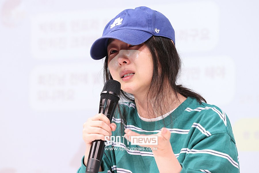 ADOR Freezes 7B KRW Assets of Min Hee Jin & Danielle’s Mom