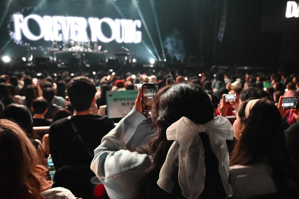 DAY6 Wonpil Wows 2,000 Fans With Epic K-Pop Fan Service