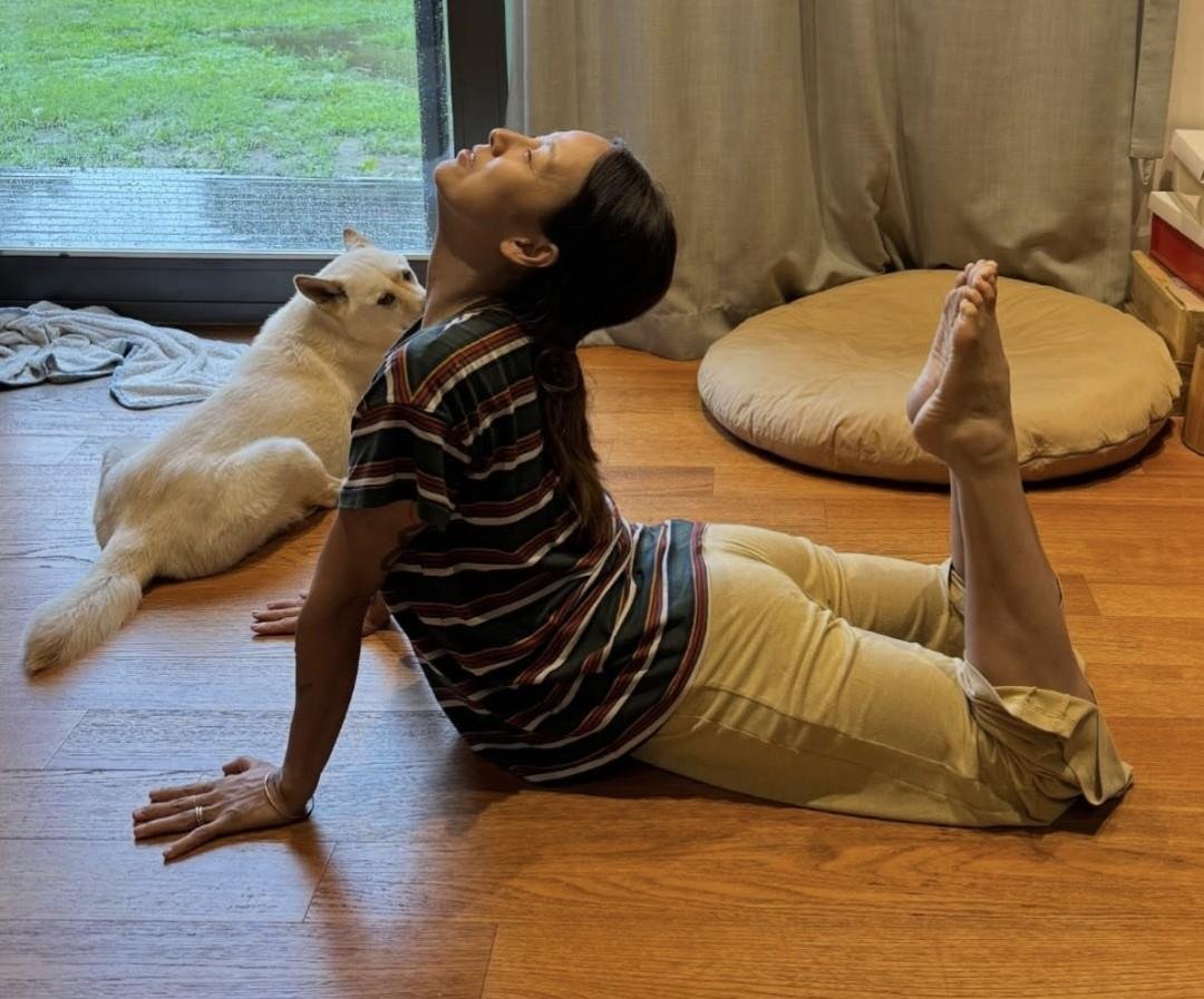 Lee Hyori Sets Rules at Popular Seoul Yoga Studio