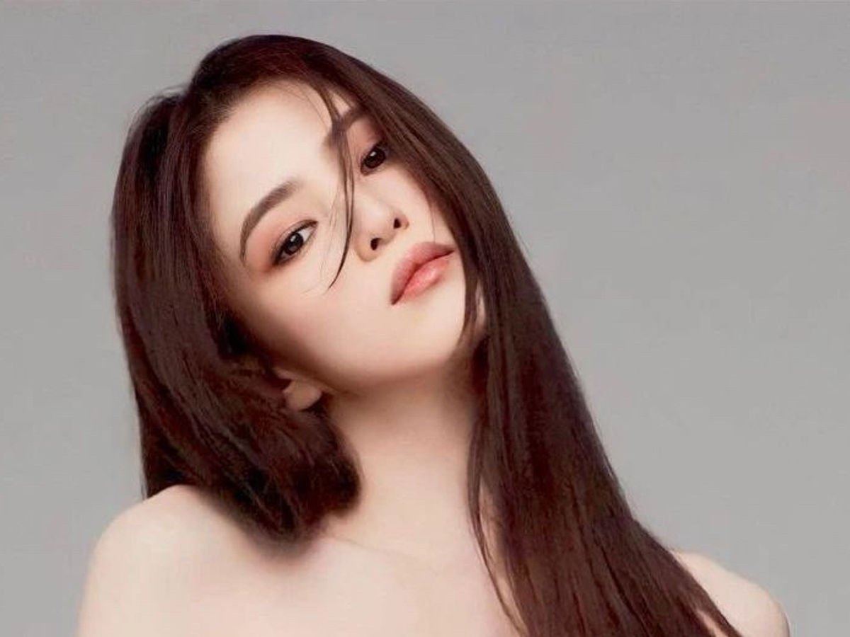 Han So Hee Drops Dreamy Photos With Model Hong Tae Joon