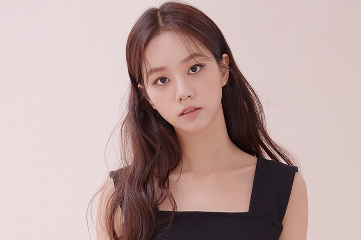 Hyeri & Na In Woo in Talks for Spy Romance Drama Remake