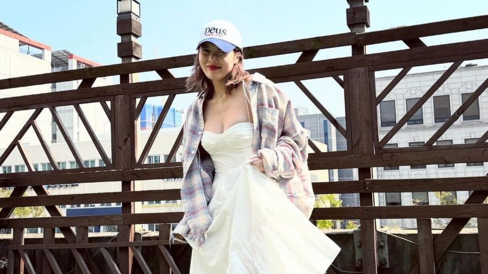 HyunA Officially Leaves Music Label At Area