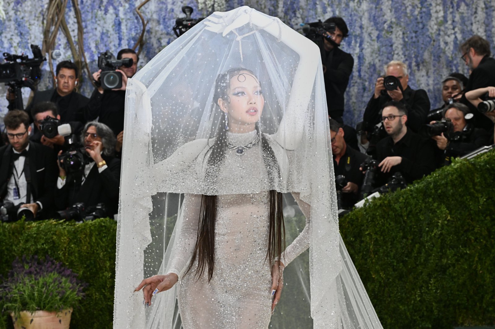 Jennie Stuns at the 2026 Met Gala in 540-Hour Couture