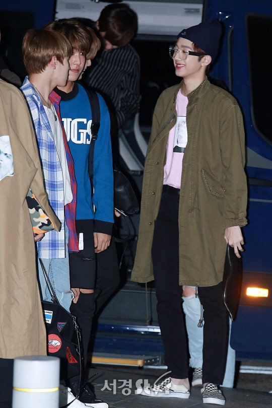 Lai Kuan Lin Reunites with Wanna One After 7 Years!