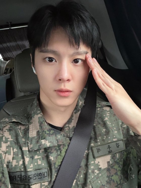 Kim Woo Seok Discharged From Military Service