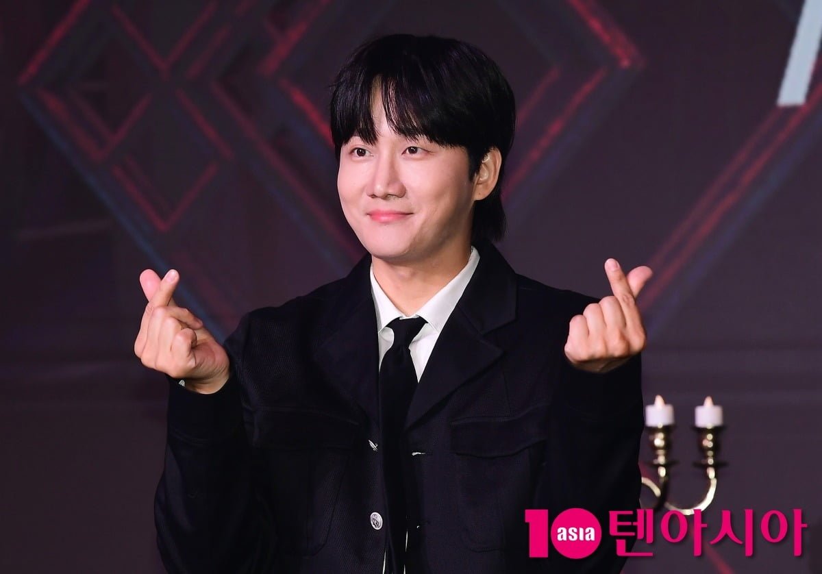 Lee Yong Jin Completes 2 Days & 1 Night Season 4 Cast