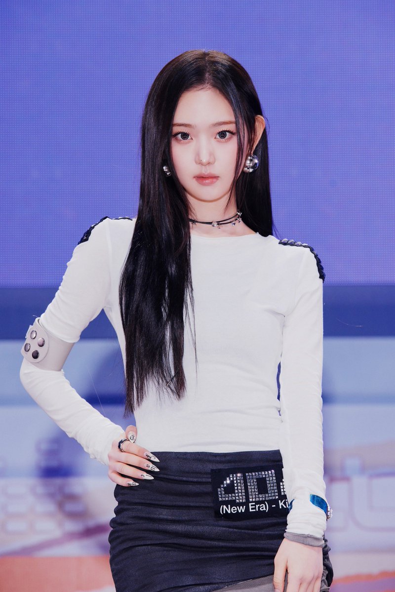 KiiiKiii’s Leesol to Host 35th Seoul Music Awards